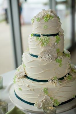 Our beautiful wedding cake made by Joanie & Leigh's Cakes!