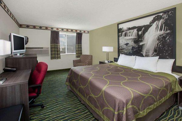 Super 8 By Wyndham Independence Kansas City