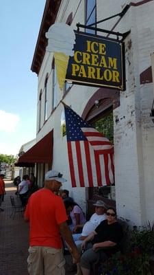 Ice Cream Parlor