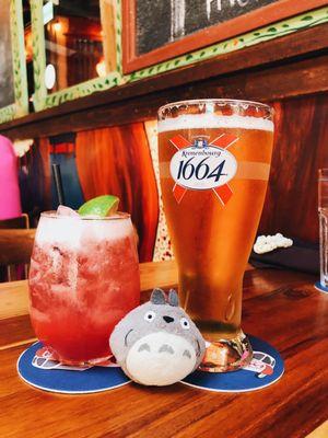 Berry mocktail and beer