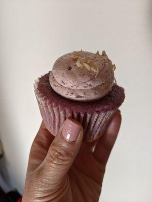 Ube cupcake