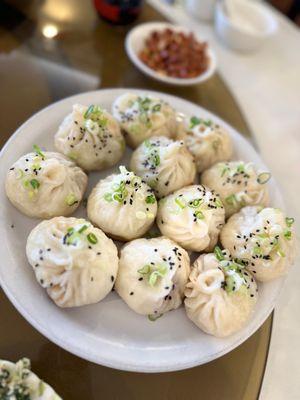 上海生煎包 - signature Shanghai style pan fried buns