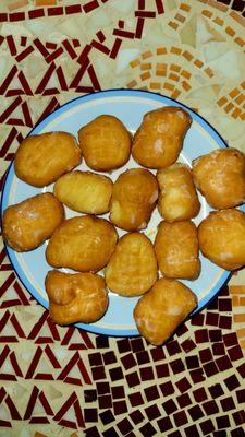 "Dozen" Donut Holes $1.50 (03/12/23). #GoldenDonutsNorthHollywood #NorthHollywood #Donuts #FoodPorn