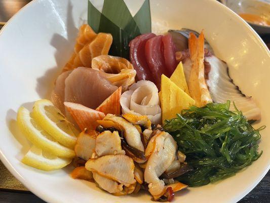 Chirashi bowl