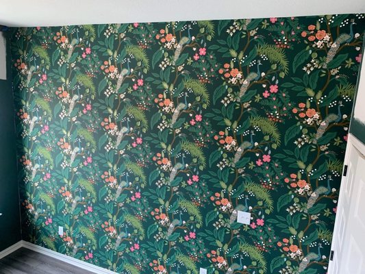 Elegant wallpaper installation (wallpaper hanging) job