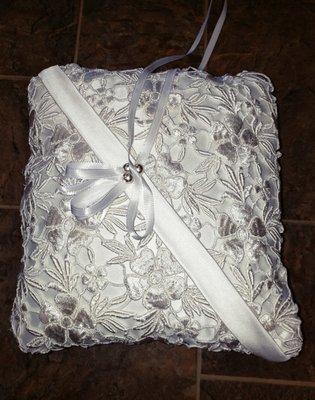 Ring bearer's Pillow
Designer: Roza M.