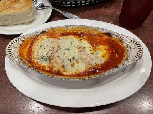 Cheese ravioli with marinara