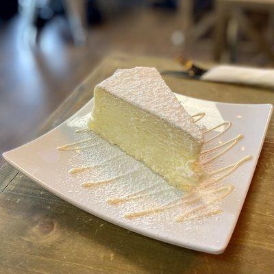 Cheesecake, delicate and not too sweet