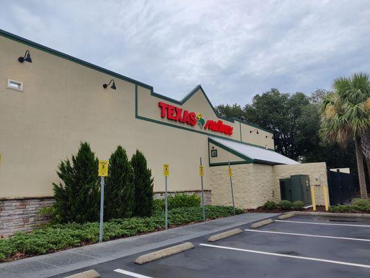 Texas Roadhouse signage