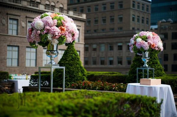 Pedestal arrangements Top of the Rock