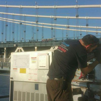 Rooftop unit compressor Replacement in Dumbo Brooklyn.