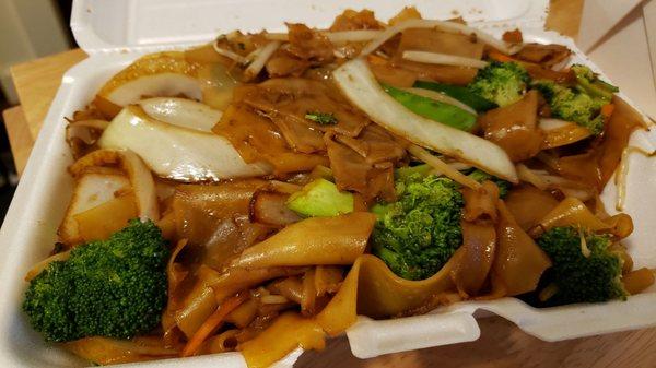 Vegetable chow fun ($9). Good.