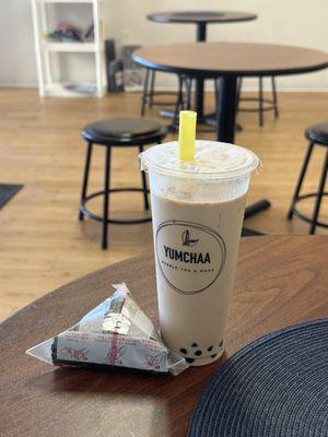 C1. Yumchaa Milk Tea 1 Onigiri (of your choice)