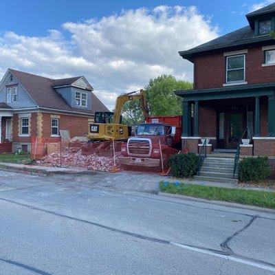 Demolition of house in a difficult location.