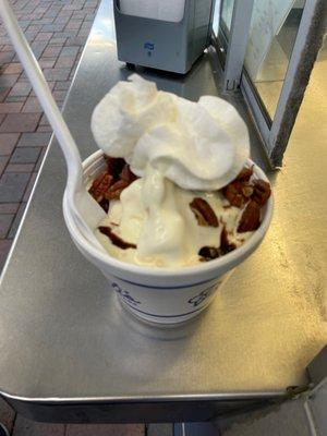 Hot fudge sundae with nuts