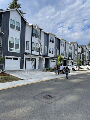 Condominiums roof,gutters and windows cleaning