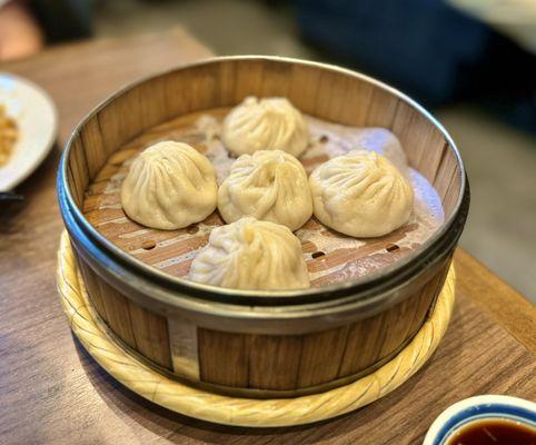 D4. () / Xiao Long Bao Pork Soup Dumpling (5)