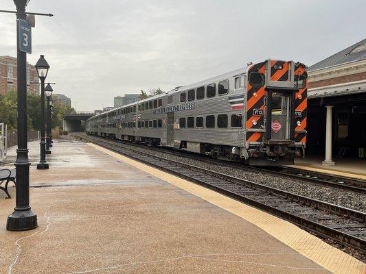 Alexandria Amtrak VRE Station Alexandria VA (ALX)