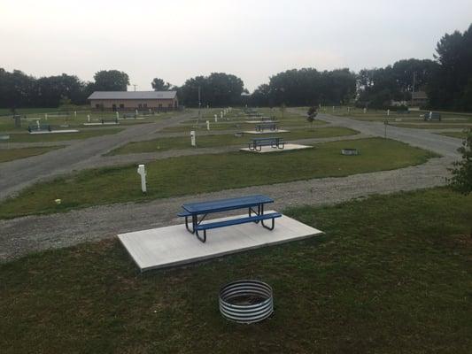 All sites have steel picnic tables and 32 concrete patio pads.