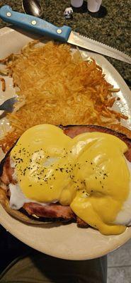 Eggs Benedict with hash browns