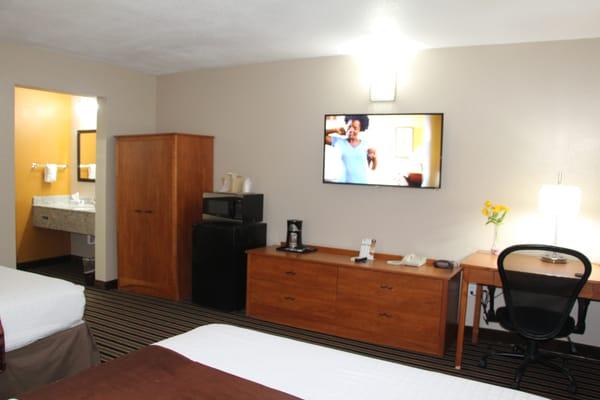 Clean and Comforable Room at Westbridge Inn & Suites