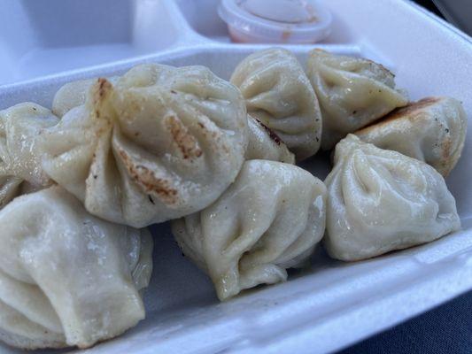 Chicken dumplings (fried)