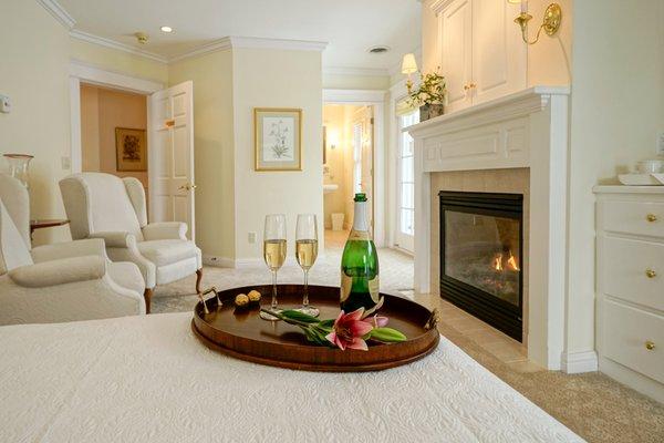 Marigold Suite with Fireplace