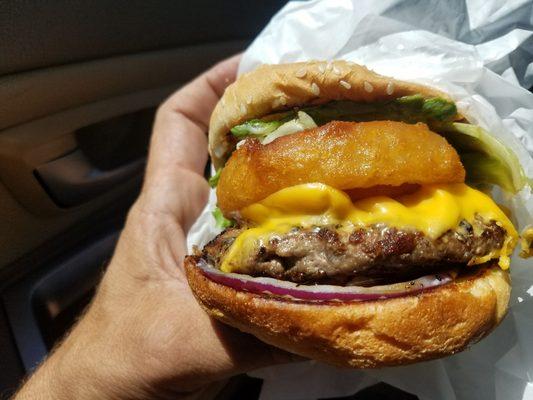 I had a nearby Freight return across the street. Seems to be a great spot hidden out of the way. I'm about to bite into this burger.