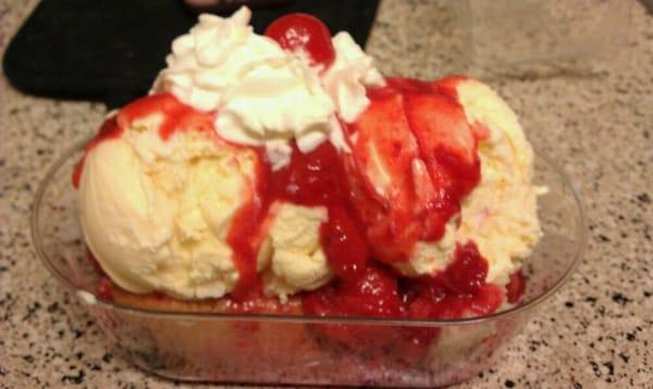 strawberry shortcake sundae