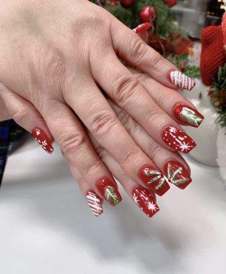 Best manicure and nail design by Emmy at Avalon nail and salon, Silver spring.