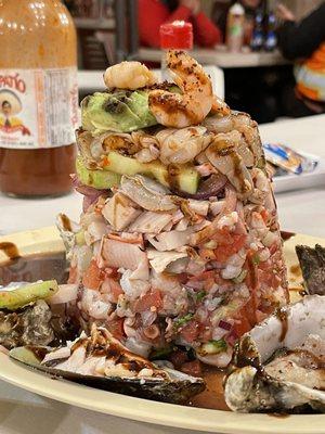 Seafood Tower/IG @JudeeTheFoodee