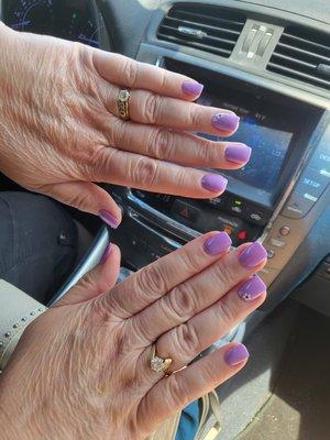 My mom's gel nails