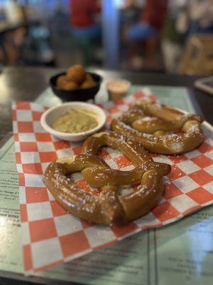 Pretzels & Arancini balls