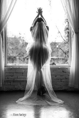 Bridal boudoir photos for a timeless gift