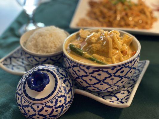 Pumpkin Red Curry (Chicken & Curry)