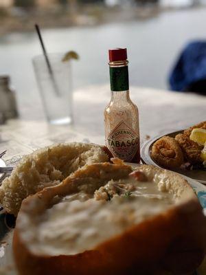 Clam Shauder Soup with bread