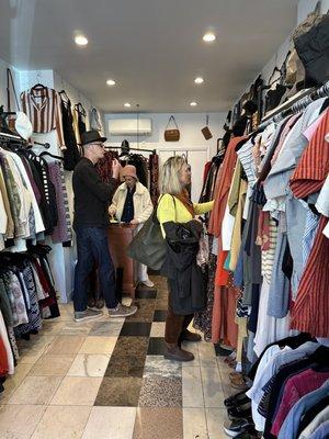 Annie’s Thrift & Vintage