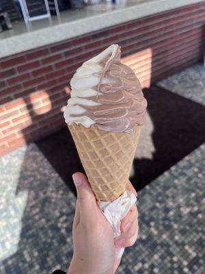 Swirled waffle cone