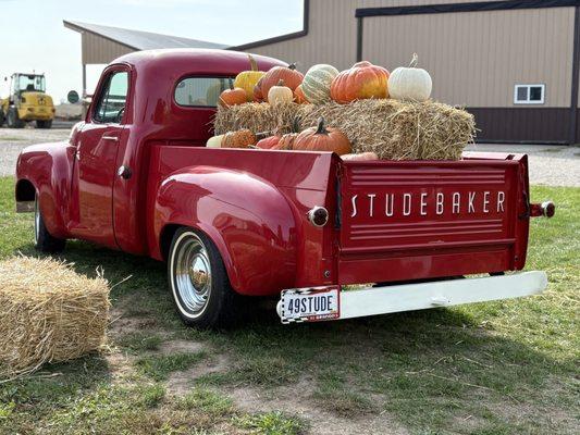 1949 Studebaker truck photo op