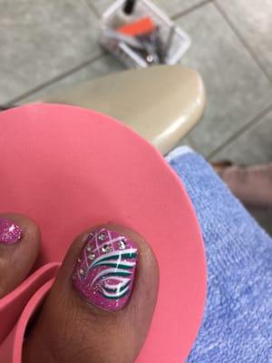 Look at this beautiful design that she free styled on my foot- just by knowing my personality :)