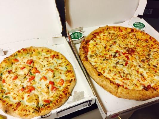 Spinach Alfredo with Chicken & Tomato (left) and Tuscan Six Cheese with double beef (right)