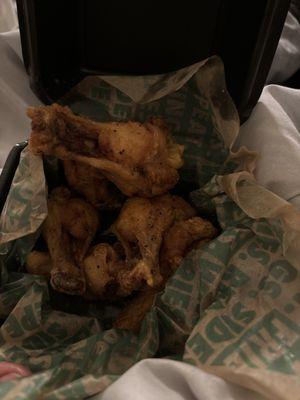 Dry ass wings barely got lemon pepper on them