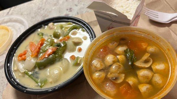 Green curry chicken. Tom yum shrimp soup