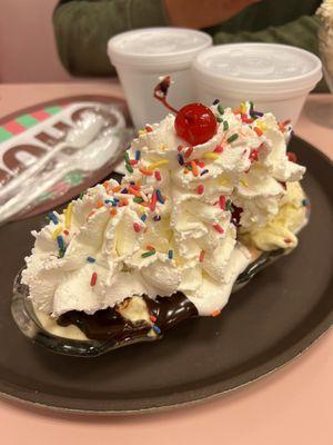 Sundae worthy of five stars but service puts this Malleys at 3 stars