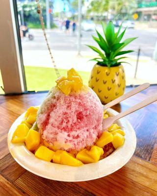 Shave ice, matcha, ube, topped w/fresh mango