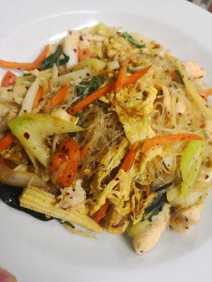 Drunken noodles with chicken