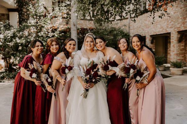 Dried + natural floral bouquets