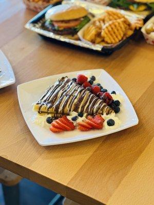 Berry crepe