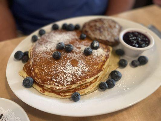 Lemon ricotta pancakes