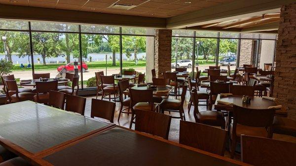 Three Rivers Bar & Kitchen a terrific location for romantic dinner, social event, or rehearsal dinner.